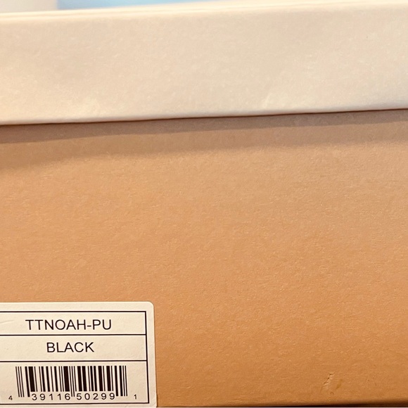 TUCKER & TATE Black Noah Lace Up Boots with Red Shoelaces | 7D | Preowned - Picture 3 of 6